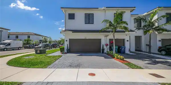10902 SW 232nd Ter