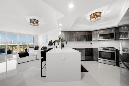 1800 Sunset Harbour Dr