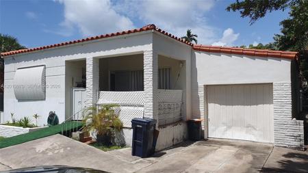 9508 Byron Ave