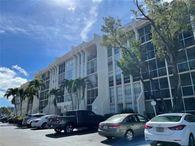 601 Three Islands Blvd