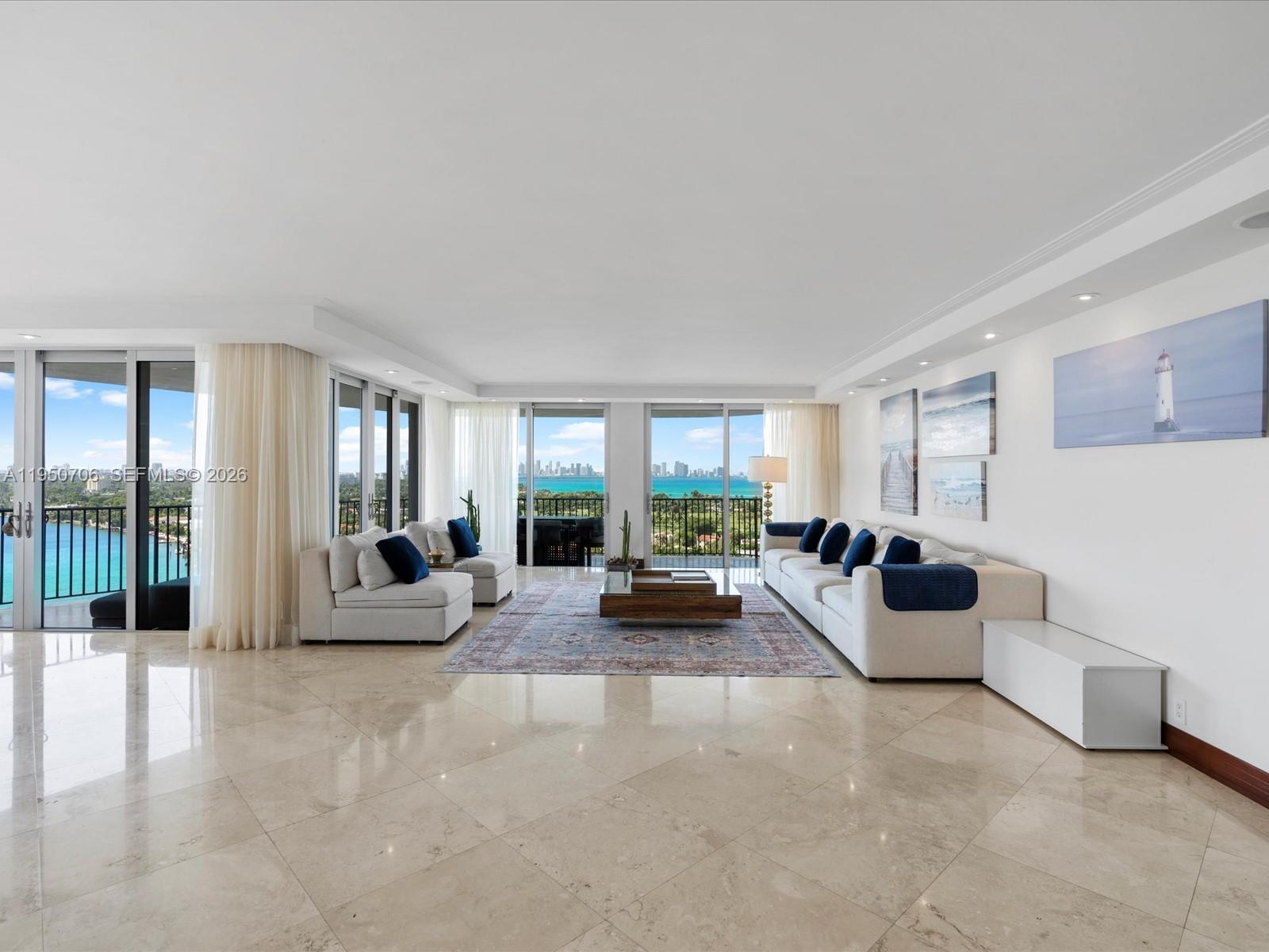 Image 4: Formal Livingroom