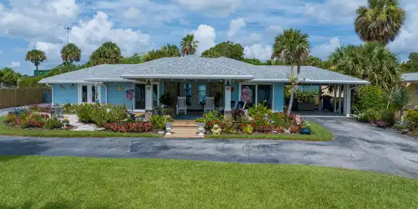 1711 S Indian River