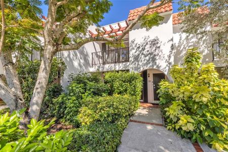265 Grapetree Dr
