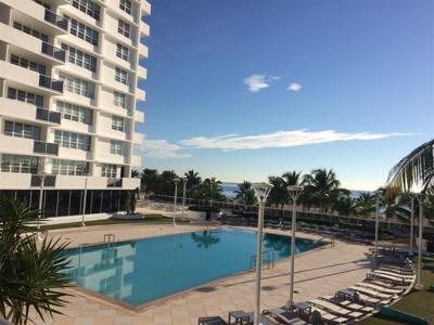 100 Lincoln Rd
