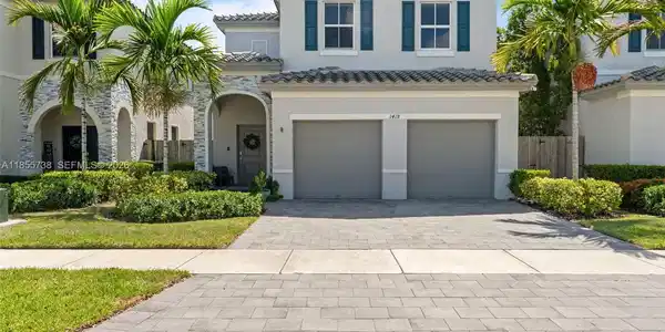 1418 SE 26th Ter