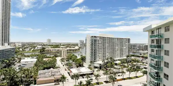 3901 S Ocean Dr