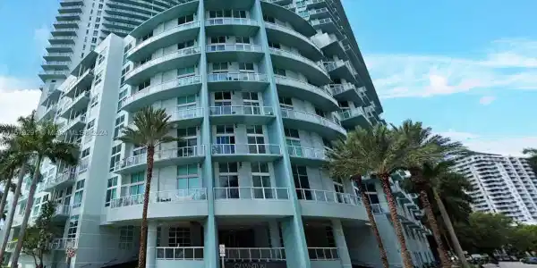 1900 N Bayshore Dr