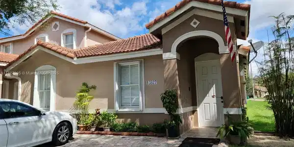 13827 SW 274th Ter