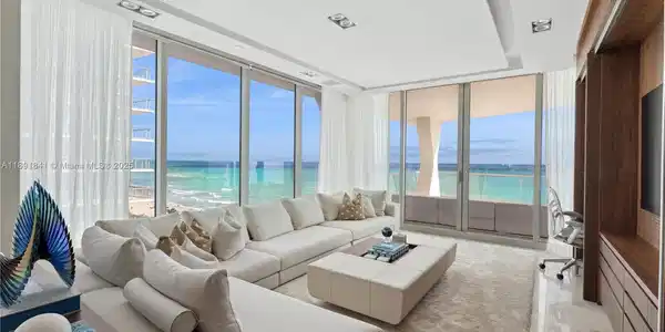 16901 Collins Ave