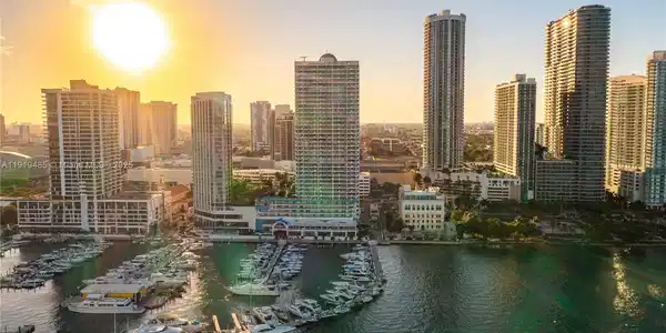 1717 N Bayshore Dr