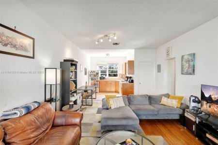 6881 Bay Dr