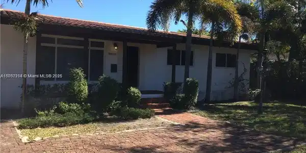 7925 SW 54th Ave