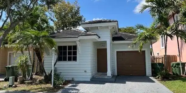 3401 NE 4 ST