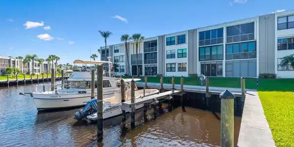 1950 SW PALM CITY