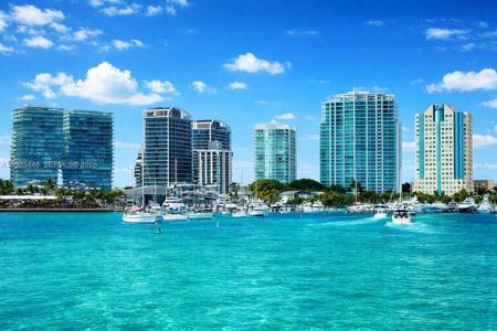2627 S Bayshore Dr