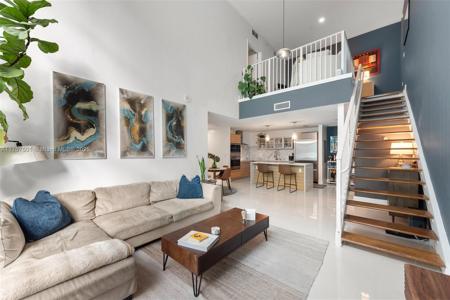 2020 N Bayshore Dr