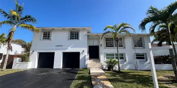 19901 SW 81st Ct