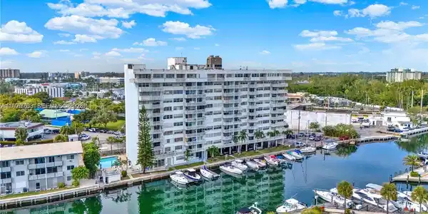 13155 Ixora Ct
