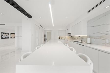 9999 Collins Ave
