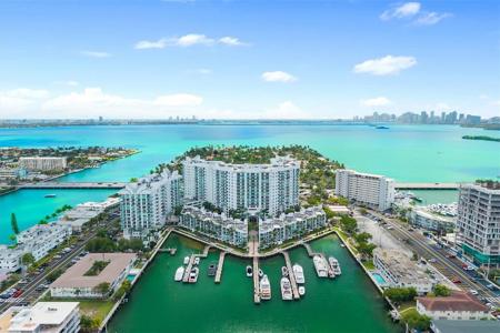 7900 Harbor Island Dr