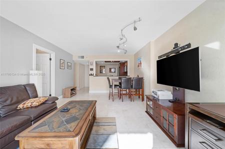 465 Ocean Dr