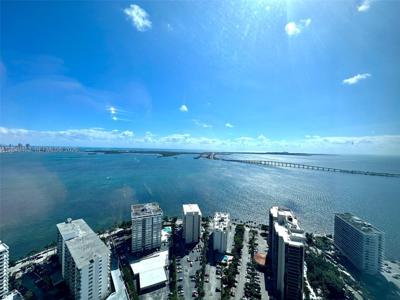 1425 Brickell Ave