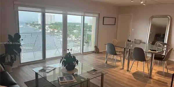 11111 Biscayne Blvd