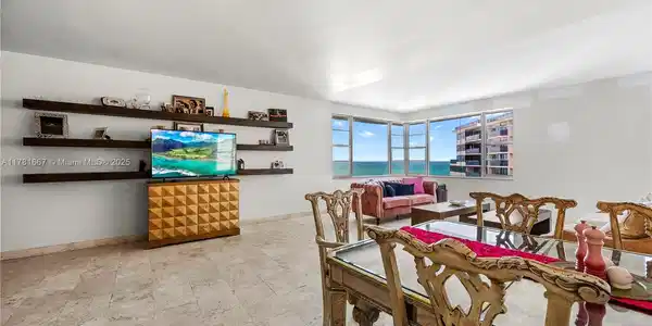 5255 Collins Ave