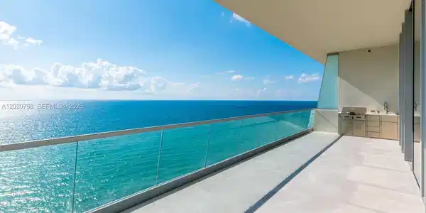 Image 2: SUNRISE TERRACE. Enjoy this stunning Ocean view from living area and master bedroom. Summer kitchen 