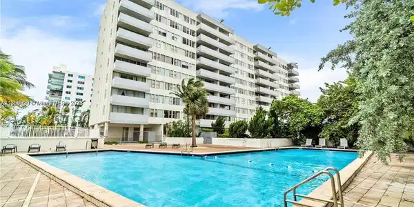 7545 E Treasure Dr Unit 4F
