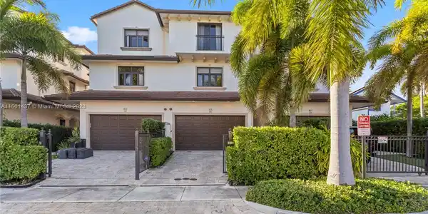 105 Isle Of Venice Dr