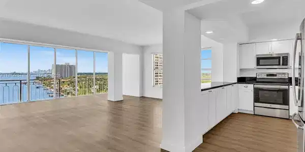 11111 Biscayne Blvd