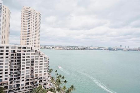520 Brickell Key Dr