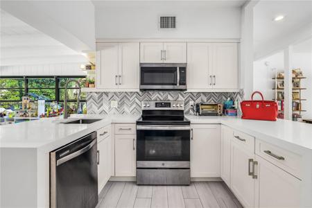 1965 Alamanda Dr