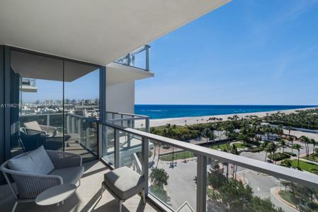 2201 Collins Ave