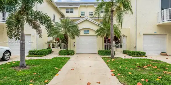 1404 Mainsail Cir