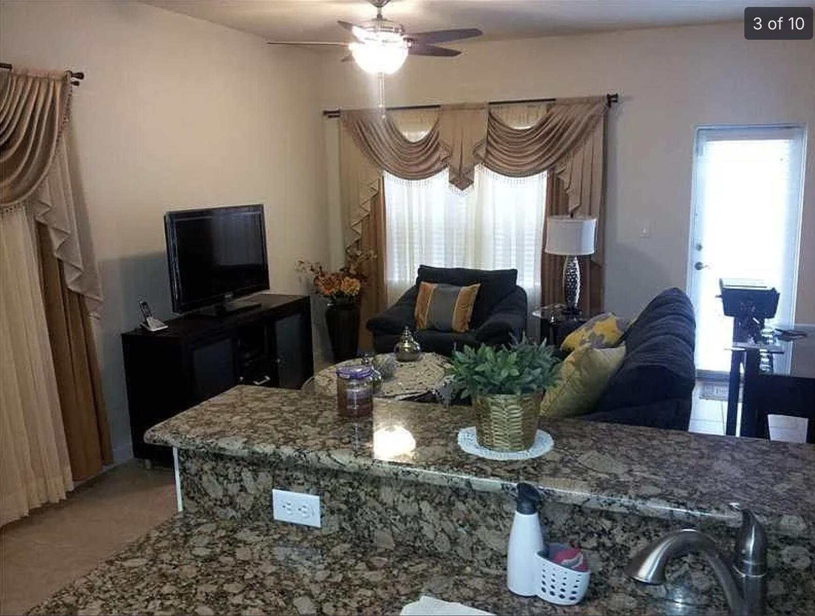 Image 4: Familyrm