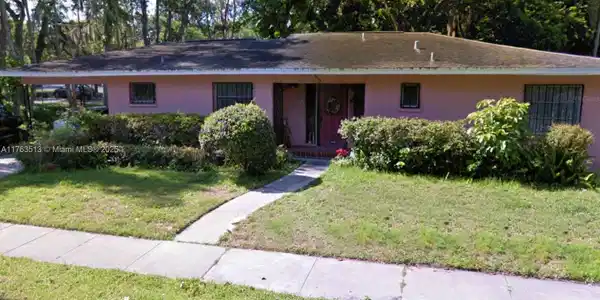 2528 W. Palm