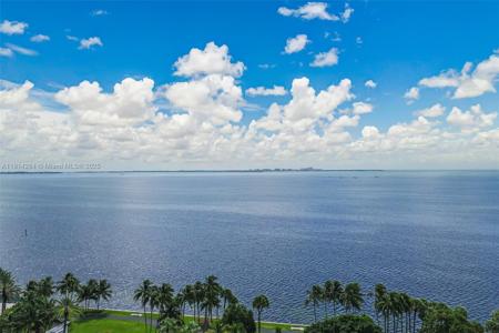 2 Grove Isle Dr