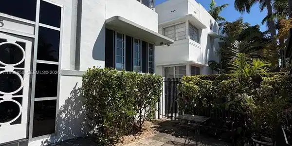 1525 Meridian Ave