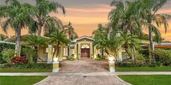 2075 Arch Creek Dr