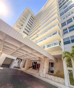 5750 Collins Ave