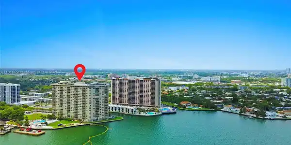 11111 Biscayne Blvd
