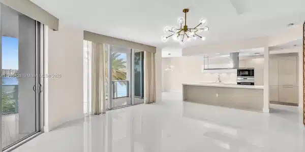 17301 Biscayne Blvd