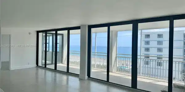 911 Ocean Dr