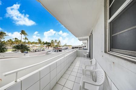 465 Ocean Dr