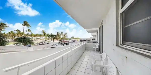 465 Ocean Dr