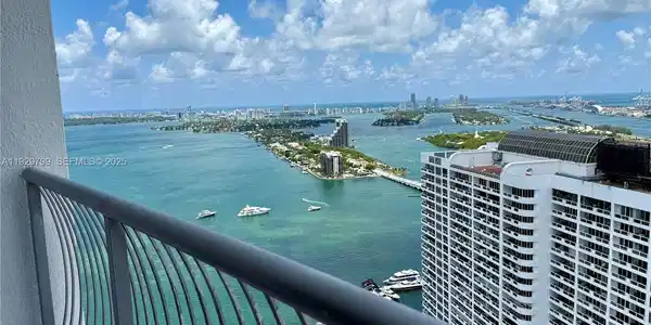1750 N Bayshore Dr