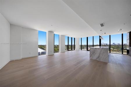 340 W 42 St