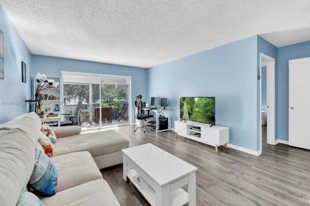 6207 Bay Club Dr